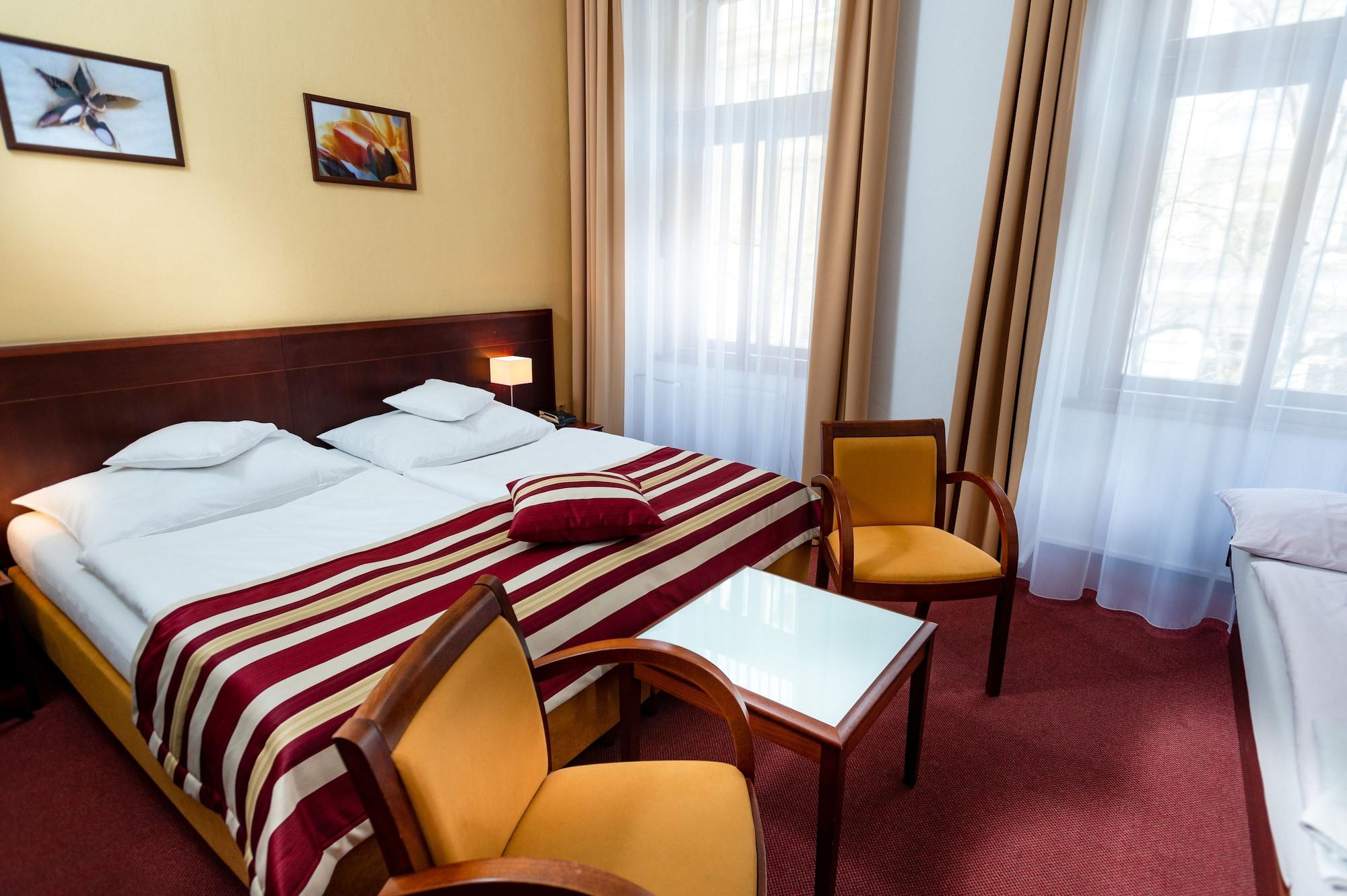 Hotel Petr Prága Kültér fotó